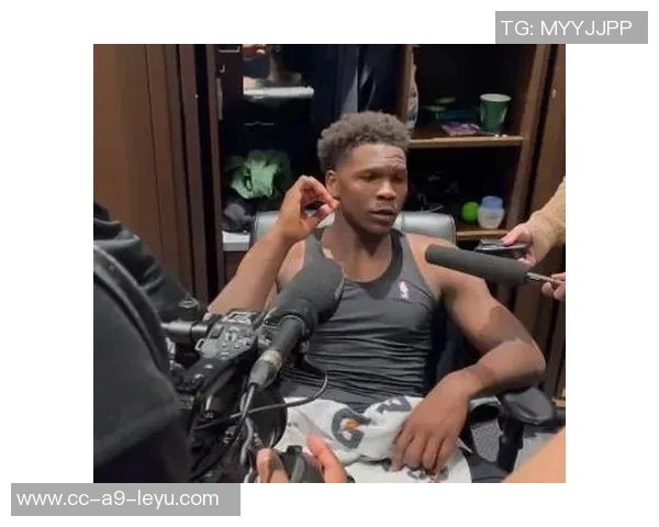 爱德华兹盛赞道苏姆防守出色投篮精准为球队注入强大活力